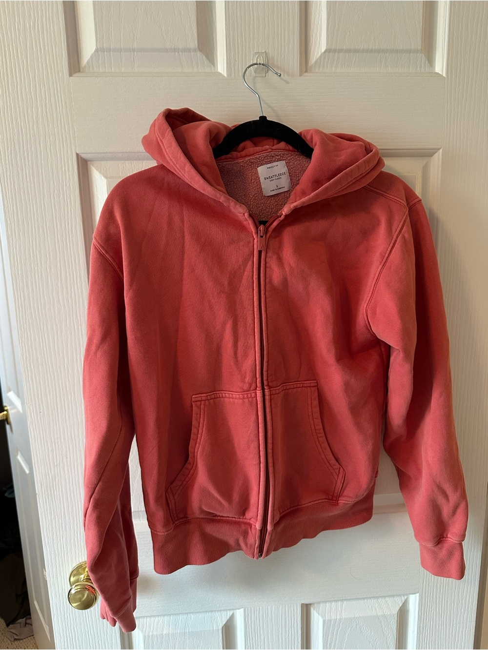 Aritzia Coral Zip-Up and shorts!!